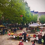 Lejlighed Bel Avec Cour Au Coeur De La Bastide *